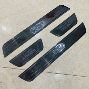 Bậc, Bệ bước chân Toyota Yaris Cross nhôm đúc mẫu MCB bo viền inox